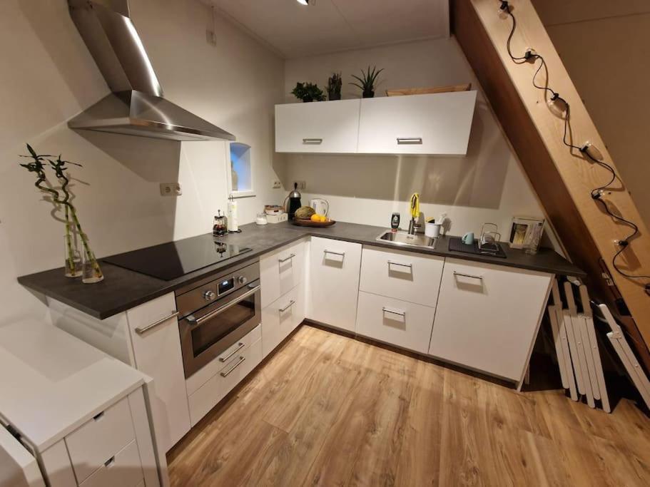 Huisje In Pieterburen Exteriér fotografie